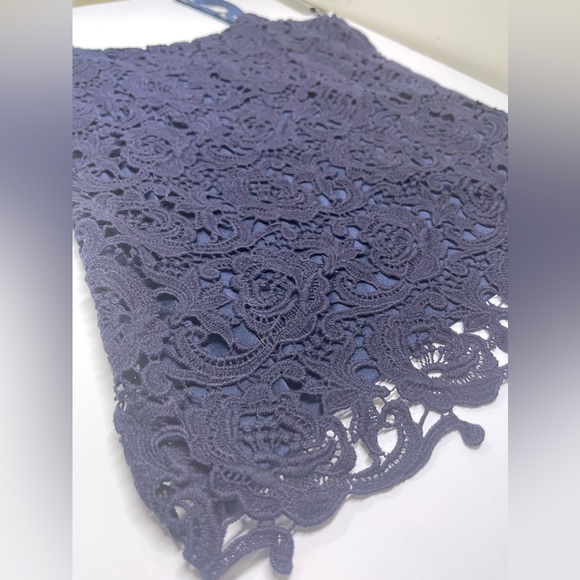 Front lace top - Picture 6 of 8